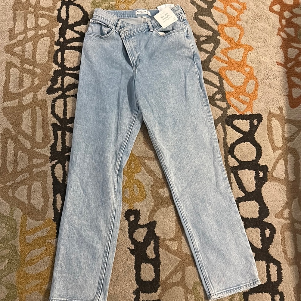 NWT Abercrombie and Fitch 90s straight ultra high rise jeans